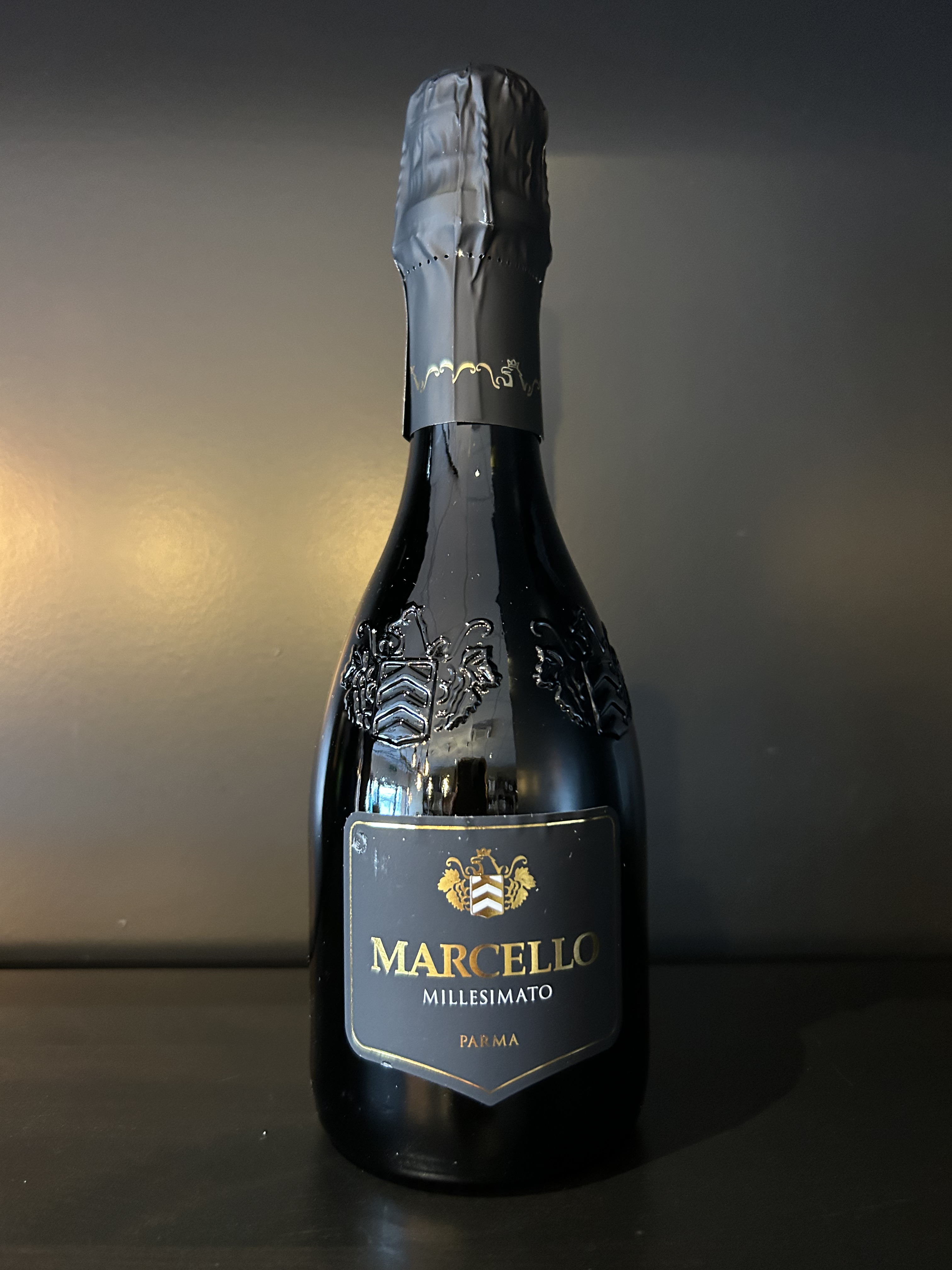 ARLMR01 Ariola - Lambrusco Marcello Millisimato - rood - Emilia Romagna - Italië  marcelo rood